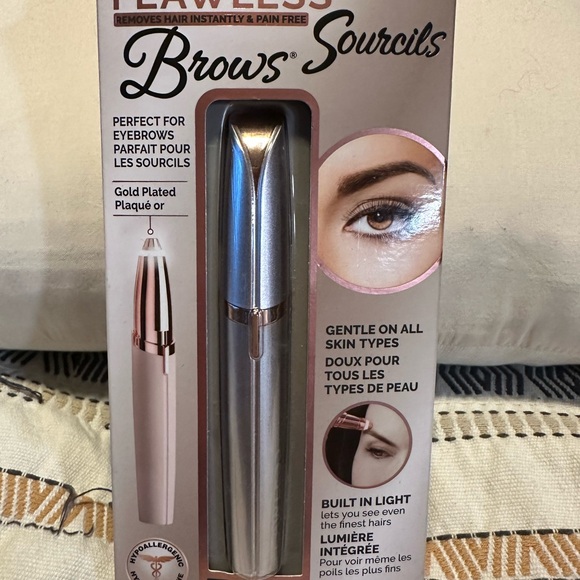 Flawlessss Facial Hair Remover - Picture 2 of 3